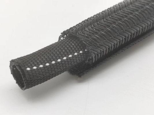 Odporność na ogień, odporność na ścieranie Polyester Monofilament Samogłuszający się ciepło Skręcający się rękaw z plecionym